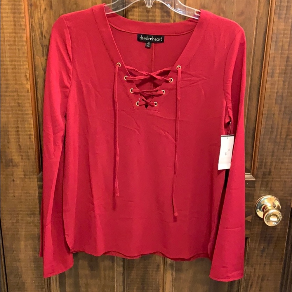 Brand New Derek Heart shirt - size Small